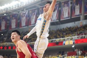 kaiyun-承认误判！篮协：导致曾凡博受伤的犯规符合违体犯规C2条款