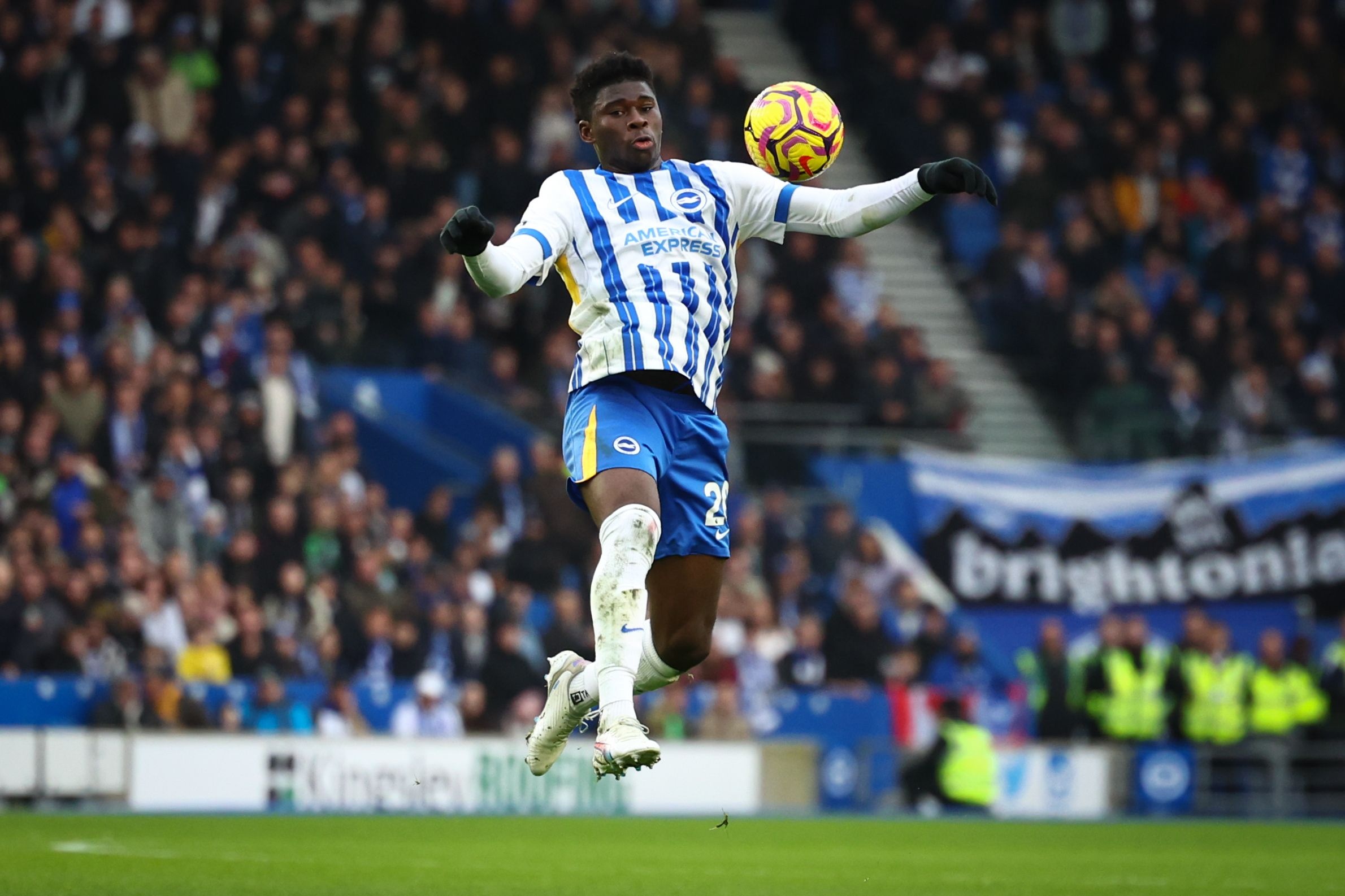 布莱顿为巴莱巴标价逾亿英镑 曼联财政受限交易难度大