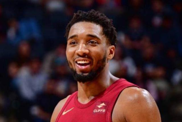 开云注册网址-保守也是一种赌博 骑士队疯狂续约埋下定时炸弹