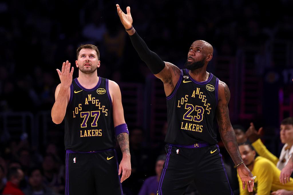 开云官网-湖人队常规赛数据：投篮命中率50.2%全联盟第一，得分第11失分第12